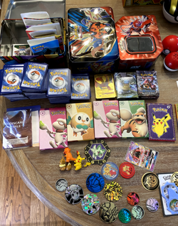 Pokemon Lot: 1,100+ Cards, Training Books, Tin Boxes, Figures and More - Image 2