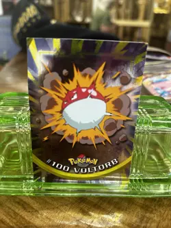 Voltorb # 100 Holo Blue Label - Pokemon Topps TV Animatio - Image 1