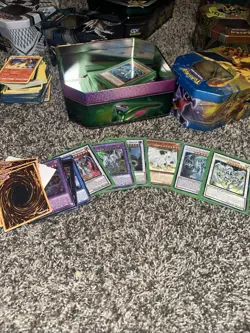 Huge 1000+ Pokemon and Yugioh card lot UR, Holos, SR, 50+ VINTAGE CARDS - Image 3