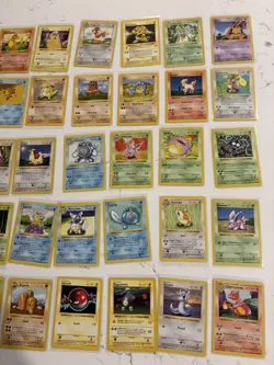 Lot of 40 Pokemon 1999 Base Set Shadowless Cards- Near Mint/ Light Play LOT #18 - Image 3