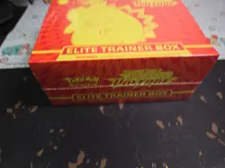 Pokemon - VIVID VOLTAGE Elite Trainer Box (ETB) SEALED - Image 2
