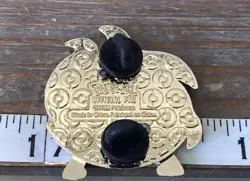 Pokemon TCG - Lucario VSTAR Premium Collection Box: Lucario Pin - Image 2