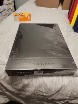 Vault X White Edition 9 Pocket Exo-Tec Zip Binder - 360 Cards - New - Image 4