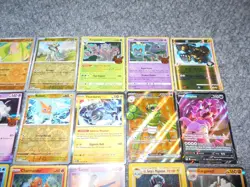 28 POKEMON FOIL PRISM SPARKLY RANDOM LOT OF TRADING CARDS - Image 3