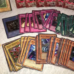 Lot of Cards Carte Konami Yu-Gi-Uh ! Trading Game Kazuki Takahashi + Manuals - Image 3