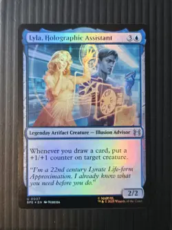MTG Marvel's Spider-Man: Eternal-Legal Lyla, Holographic Assistant Foil #0007 - Image 1