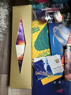 Pokemon TCG Sword & Shield 1000+ Cards Elite Trainer Box Evolving Skies Bundle - Image 3