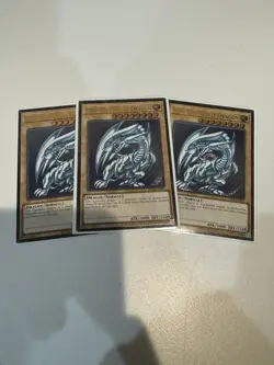 Yugioh Blue Eyes White Dragon Ultimate Rare OP28-EN001 NM 3x - Image 1