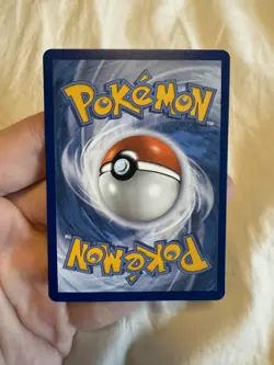 Umbreon Star 17/17 Celebrations: Classic Collection Holo Pokemon Card - Image 2