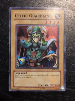 Yu-Gi-Oh! SUPER RARE HOLO CARD CELTIC GUARDIAN LOB-007 1996 VINTAGE PRINT VLP - Image 1