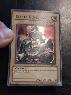 Yu-Gi-Oh! SUPER RARE HOLO CARD CELTIC GUARDIAN LOB-007 1996 VINTAGE PRINT VLP - Image 2