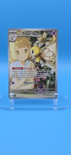 2025 POKEMON JTG EN-JOURNEY TOGETHER ILLUSTRATION RARE LILLIE'S RIBOMBEE 164/159 - Image 1