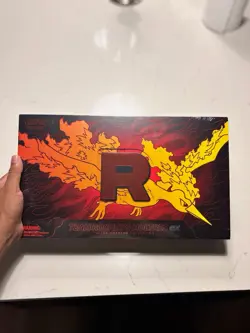 POKEMON TEAM ROCKET’S MOLTRES EX ULTRA-PREMIUM COLLECTION - Image 1