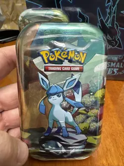Pokemon - Prismatic Evolutions Glaceon Sealed Mini Tin 2 Booster packs - Image 1