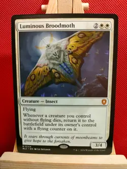 Luminous Broodmoth - Commander Bloomburrow - Mythic - NM - MTG - Image 1