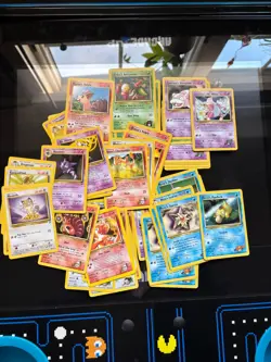 Pokemon Vintage Non-Holo Lot of 119 cards - Image 1