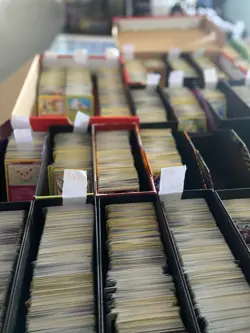 Pokemon TCG 500 card lot (no energy) includes holofoil & rare cards - Image 2
