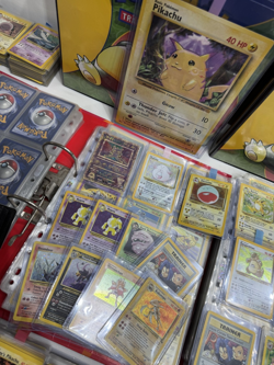 HUGE POKEMON CARD VINTAGE WOTC BULK BUNDLE HOLOS RARES 1ST EDITIONS ENGLISH - Image 2