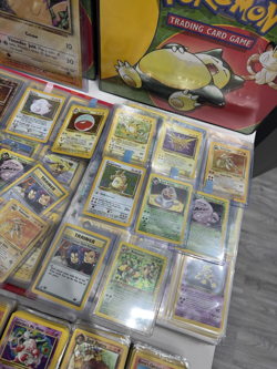 HUGE POKEMON CARD VINTAGE WOTC BULK BUNDLE HOLOS RARES 1ST EDITIONS ENGLISH - Image 3