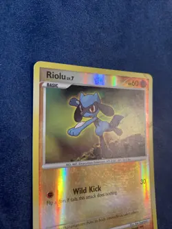 Riolu 61/130 Reverse Holo Diamond & Pearl Base Set Pokemon TCG LP 2007 - Image 4