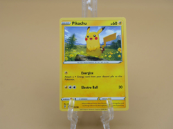 Pikachu 049/203 Common Evolving Skies Pokemon Card - NM Near Mint - Image 1