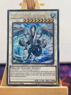 Trishula Drache der Eisbarriere DUDE-DE014 Ultra Rare Deutsch NM YUGIOH - Image 1
