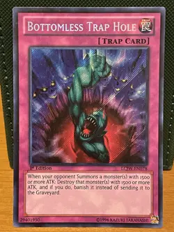 Bottomless Trap Hole - LCJW-EN078 - Secret Rare - 1st Edition - VLP - Image 1