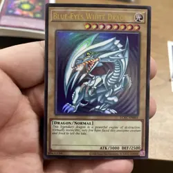 Blue-Eyes White Dragon (Version 2) LCKC-EN001 Ultra Rare NearMint +Bonus FREESHP - Image 1