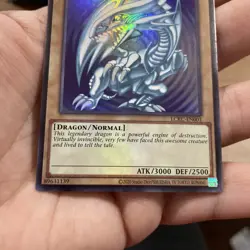 Blue-Eyes White Dragon (Version 2) LCKC-EN001 Ultra Rare NearMint +Bonus FREESHP - Image 4