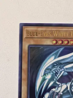 Blue-Eyes White Dragon LCKC-EN001 (Version 2) Ultra Rare Yugioh SDK Art NM 2018 - Image 4