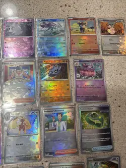 Pokemon TCG Prismatic Evolutions Pokeball Lot Of 31 Cards Near Mint - Image 3