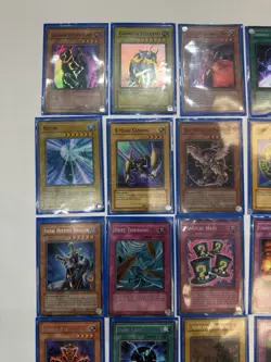 1996 YU-GI-OH 1st Edition Lot Of 17 Holo & 41 Common Cards ** XKAKE5266 - Image 2