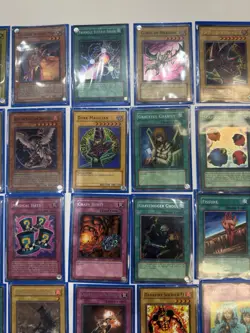 1996 YU-GI-OH 1st Edition Lot Of 17 Holo & 41 Common Cards ** XKAKE5266 - Image 3