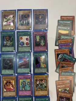 1996 YU-GI-OH 1st Edition Lot Of 17 Holo & 41 Common Cards ** XKAKE5266 - Image 4