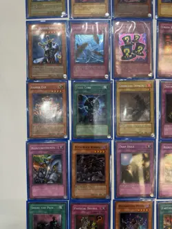 1996 YU-GI-OH 1st Edition Lot Of 17 Holo & 41 Common Cards ** XKAKE5266 - Image 5