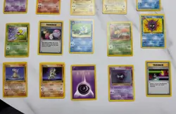 Lot of 20 Pokemon Cards Base Set including Moltres 27/62 - Image 3