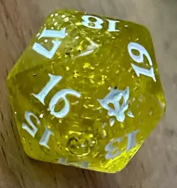 Vtg Magic the Gathering Dragons of Tarkir Life Counter D20 Translucent Yellow - Image 1