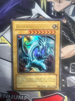 BLUE-EYES WHITE DRAGON ULTRA RARE 1ST SPANISH LOB-S001 LDD-S001 NEAR MINT YUGIOH - Image 1