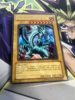 BLUE-EYES WHITE DRAGON ULTRA RARE 1ST SPANISH LOB-S001 LDD-S001 NEAR MINT YUGIOH - Image 3