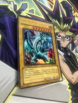 BLUE-EYES WHITE DRAGON ULTRA RARE 1ST SPANISH LOB-S001 LDD-S001 NEAR MINT YUGIOH - Image 4