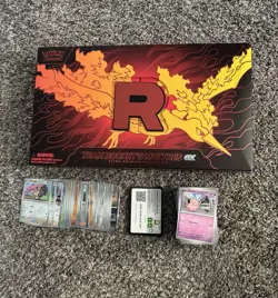Pokemon Team Rocket Moltres Ex UPC - GameStop Excl Ultra Premium OPENED READ DES - Image 4