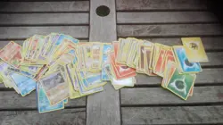 USED 193 X POKEMON CARDS MIXED WITH COLLECTION BOX IN VERY GOOD CONDITION - Image 5