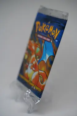 Pokemon TCG Base Set Unlimited Booster Pack Charizard Art WOTC Sealed - Image 3