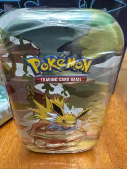 Pokemon TCG: Scarlet & Violet-Prismatic Evolutions Mini Tin (Jolteon) Sealed New - Image 1