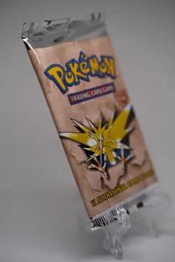 Pokemon WOTC Fossil Unlimited Booster Pack Vintage Sealed TCG Zapdos - Image 4