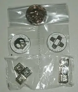 Pokemon TCG - Zacian Gold Ultra Premium Metal Dice & Coins Sword & Shield - Image 1