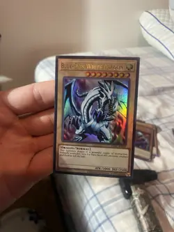 Blue-Eyes White Dragon (V. 1) LCKC-EN001 Secret Rare Legendary Collection Kaiba - Image 1