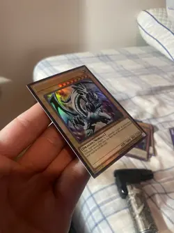 Blue-Eyes White Dragon (V. 1) LCKC-EN001 Secret Rare Legendary Collection Kaiba - Image 3