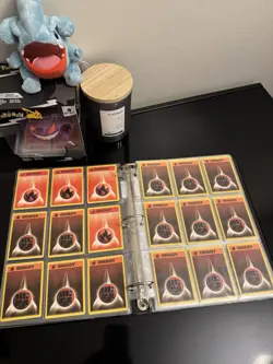 Vintage 1999 Pokemon Trading Card Wizards of the Coast Ultra Pro 3-Ring Binder - Image 3