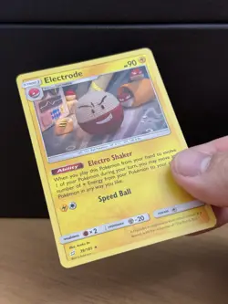 Pokemon TCG SM Team Up 39/181 Electrode Holographic Rare Card - Image 2